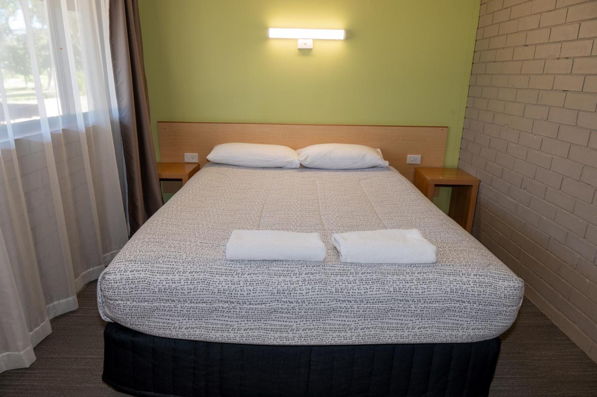 Tumut Valley Motel Pet Friendly Zewnętrze zdjęcie
