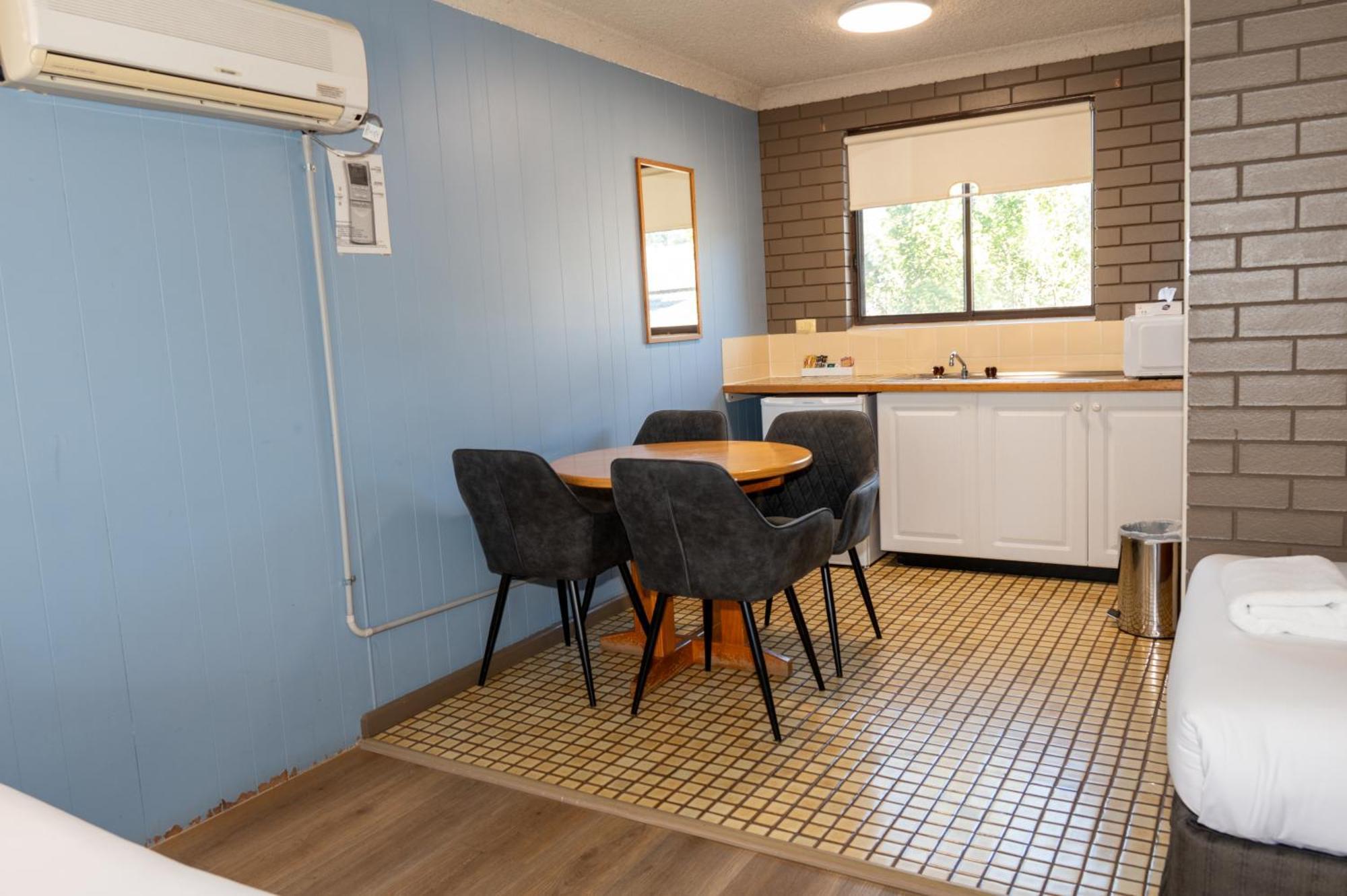 Tumut Valley Motel Pet Friendly Zewnętrze zdjęcie