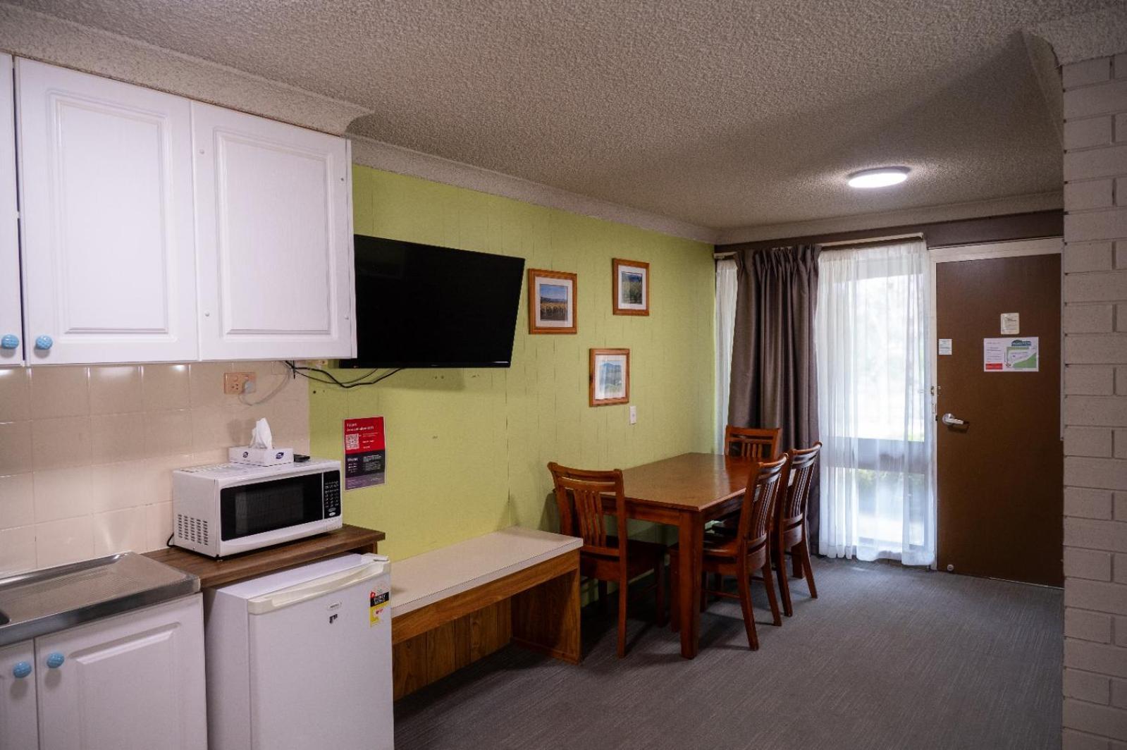 Tumut Valley Motel Pet Friendly Zewnętrze zdjęcie