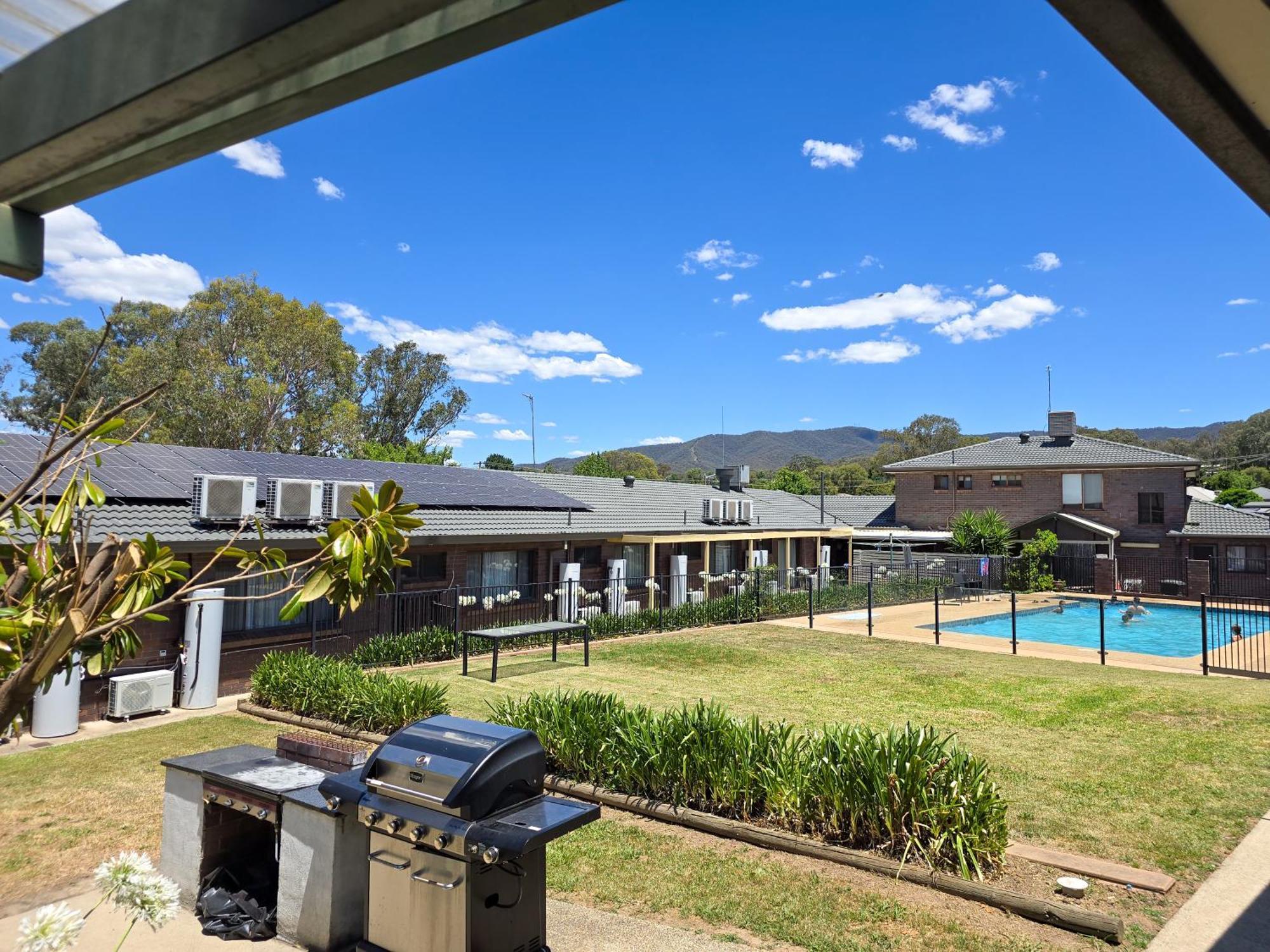 Tumut Valley Motel Pet Friendly Zewnętrze zdjęcie